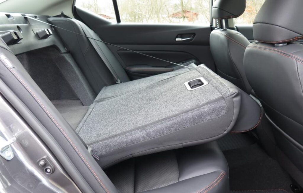 Do Nissan Altima Back Seats Fold Down? Is It Possible?