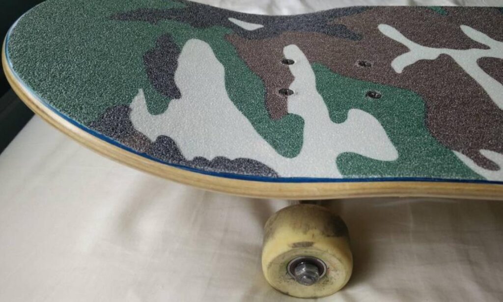 How To Loosen Skateboard Trucks? 4 Easy Steps