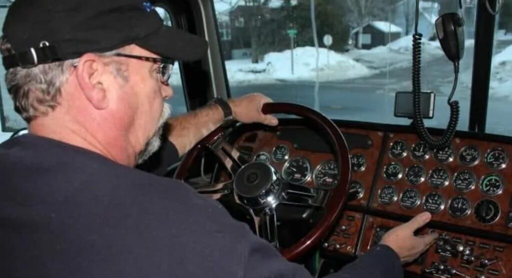 Do Semi Trucks Have Cruise Control? A Complete Breakdown