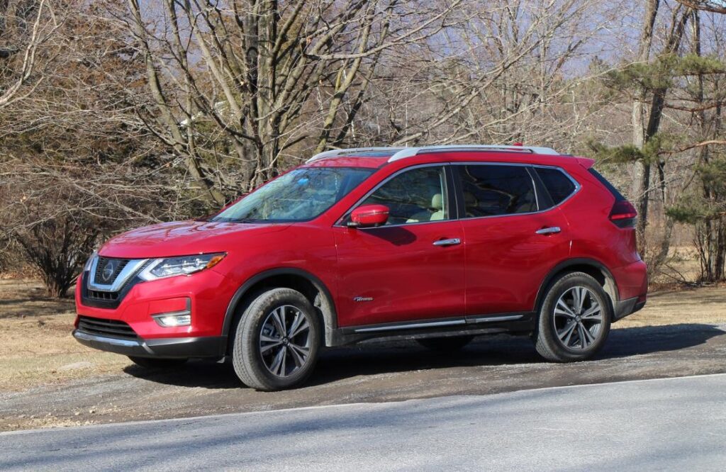 How Many Miles Per Gallon Does A Nissan Rogue Get? Answered