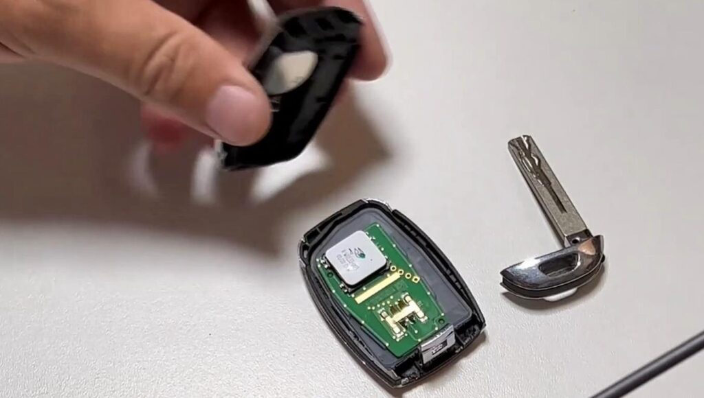 How To Change Key Fob Battery Nissan? Change In 8 Easy Steps