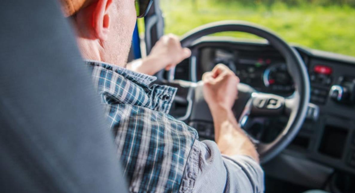 Do Semi Trucks Have Cruise Control? A Complete Breakdown