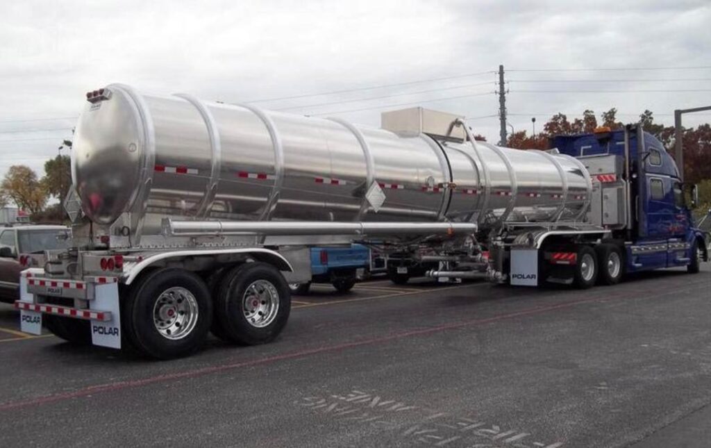 How Many Gallons Of Gas Does A Semi Truck Hold? Answered