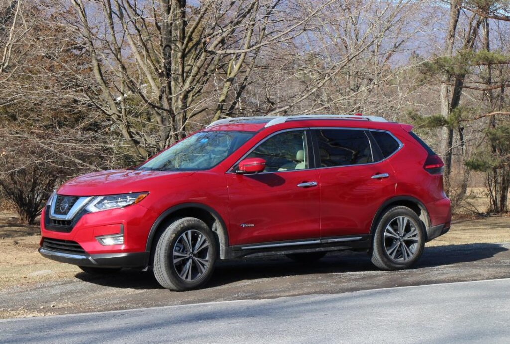 Are Nissan Rogues Good On Gas? Capabilities & Features