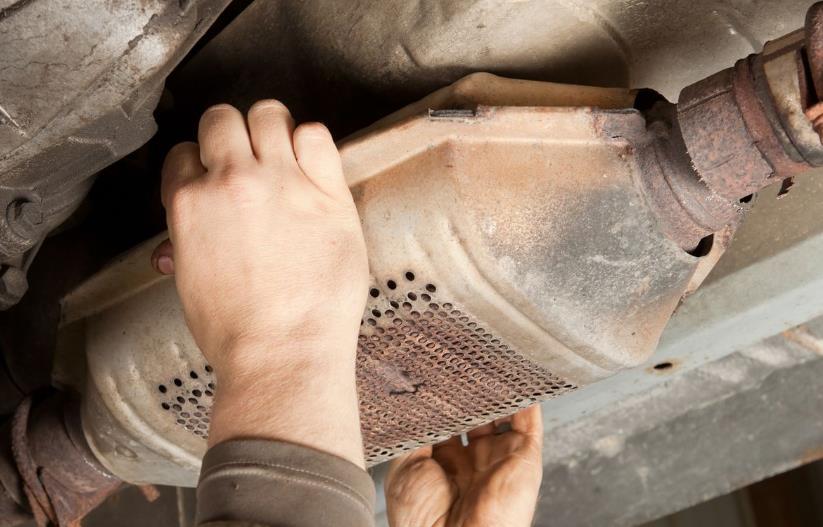 How Many Catalytic Converters Does A Nissan Rogue Have?