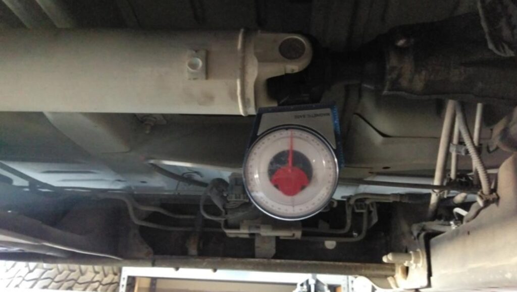 How To Set Pinion Angle On Lowered Truck? Easy Guide