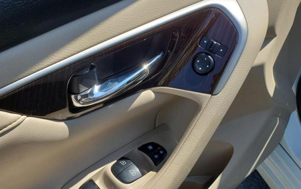 How To Unlock Nissan Altima With Keys Inside? Explained