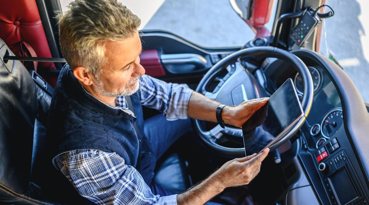 Do Semi Trucks Have Cruise Control? A Complete Breakdown