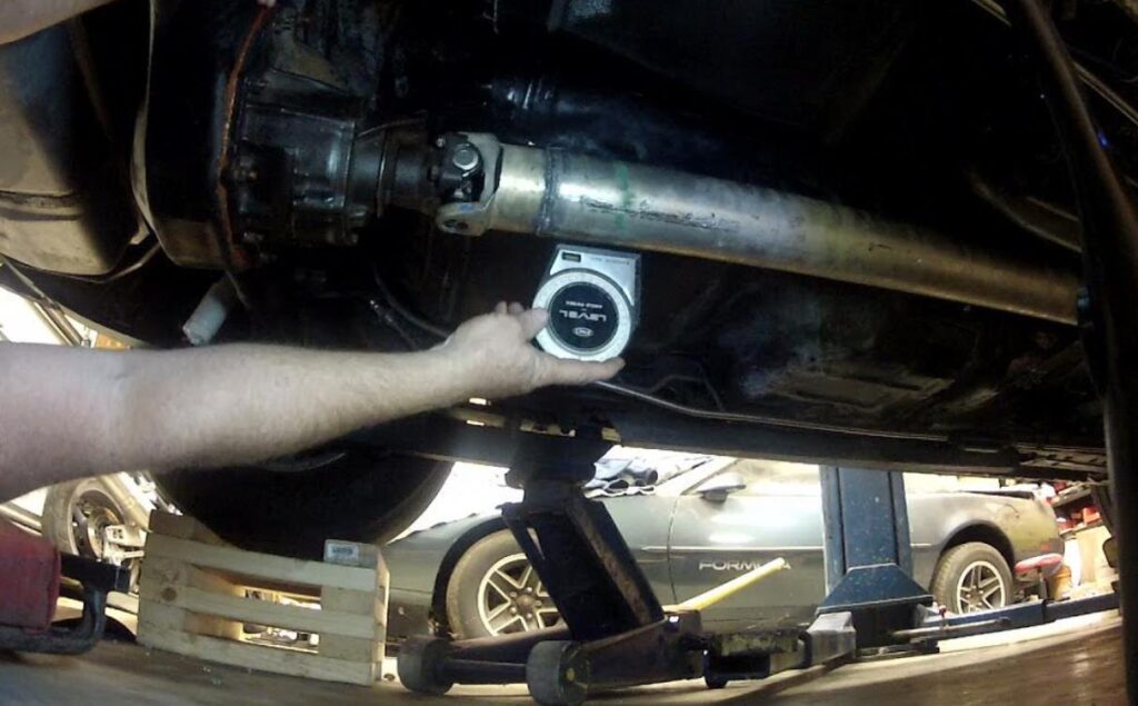 How To Set Pinion Angle On Lowered Truck? Easy Guide