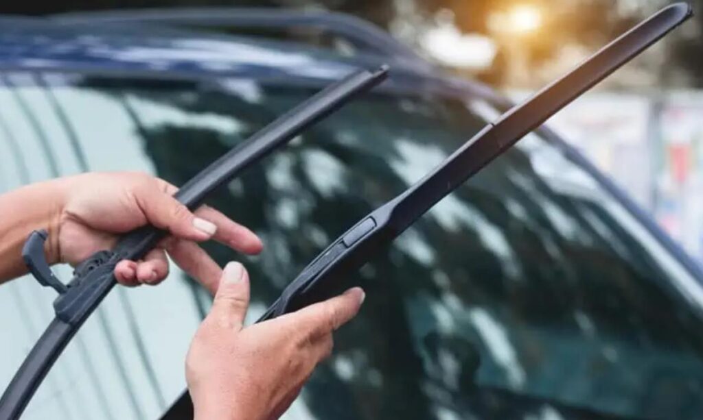 What Size Windshield Wipers For 2015 Nissan Altima? Answered