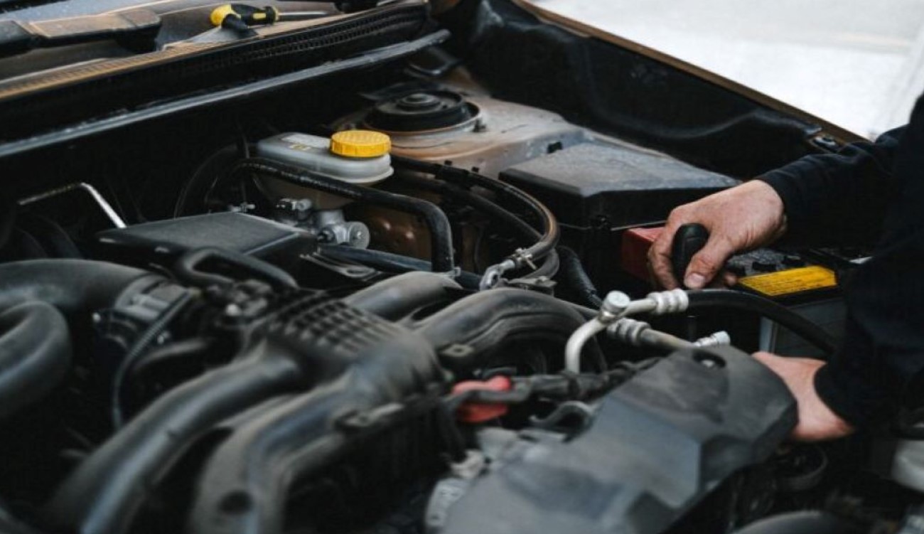 Does Engine Oil Expand When Hot? A Complete Breakdown