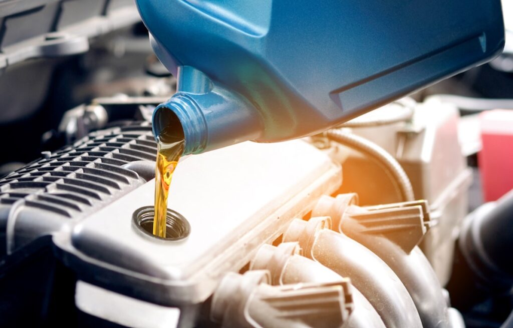 Does Engine Oil Expand When Hot? A Complete Breakdown