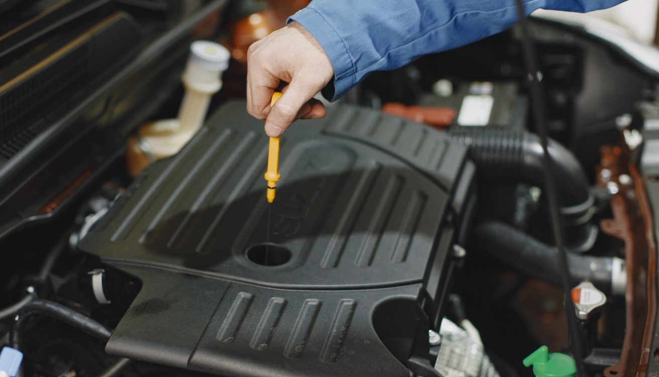 Does Engine Oil Expand When Hot? A Complete Breakdown