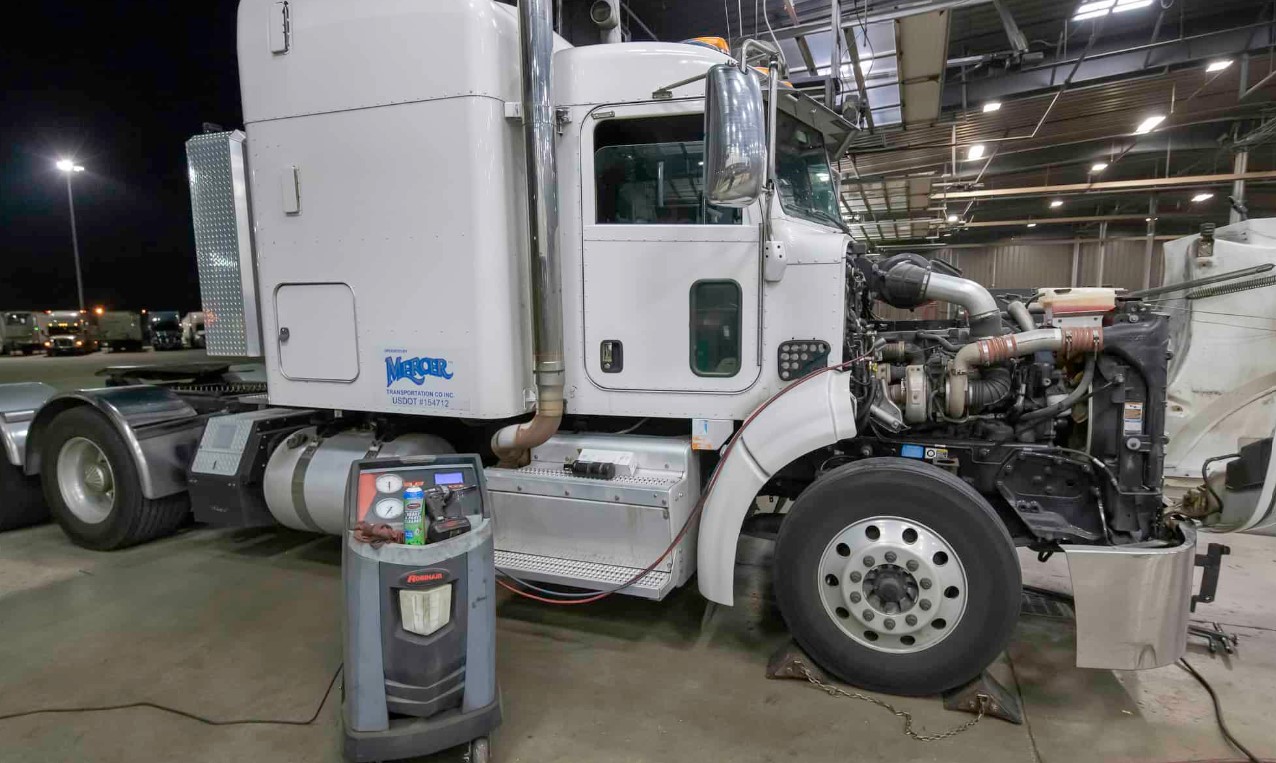 How Much Does It Cost To Rebuild A DD15 Engine? [Answered]