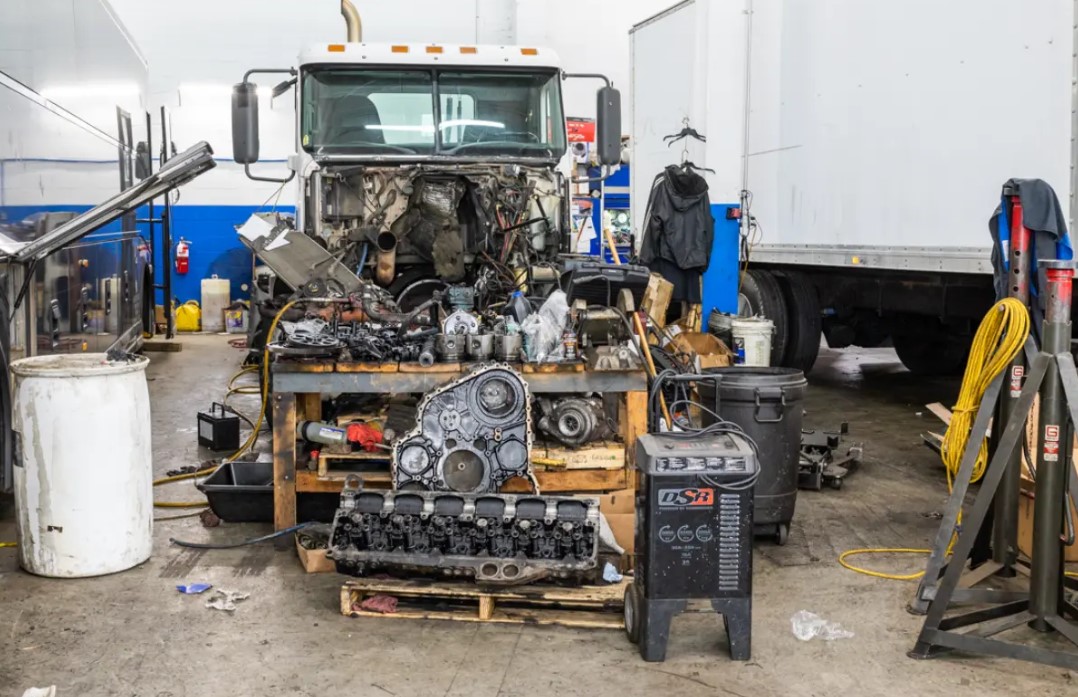 How Much Does It Cost To Rebuild A Paccar Engine? Answered