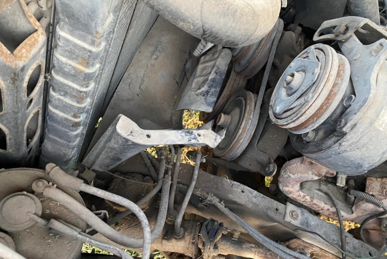 a-brief-history-of-the-airflow-restricting-chevy-305-43-off