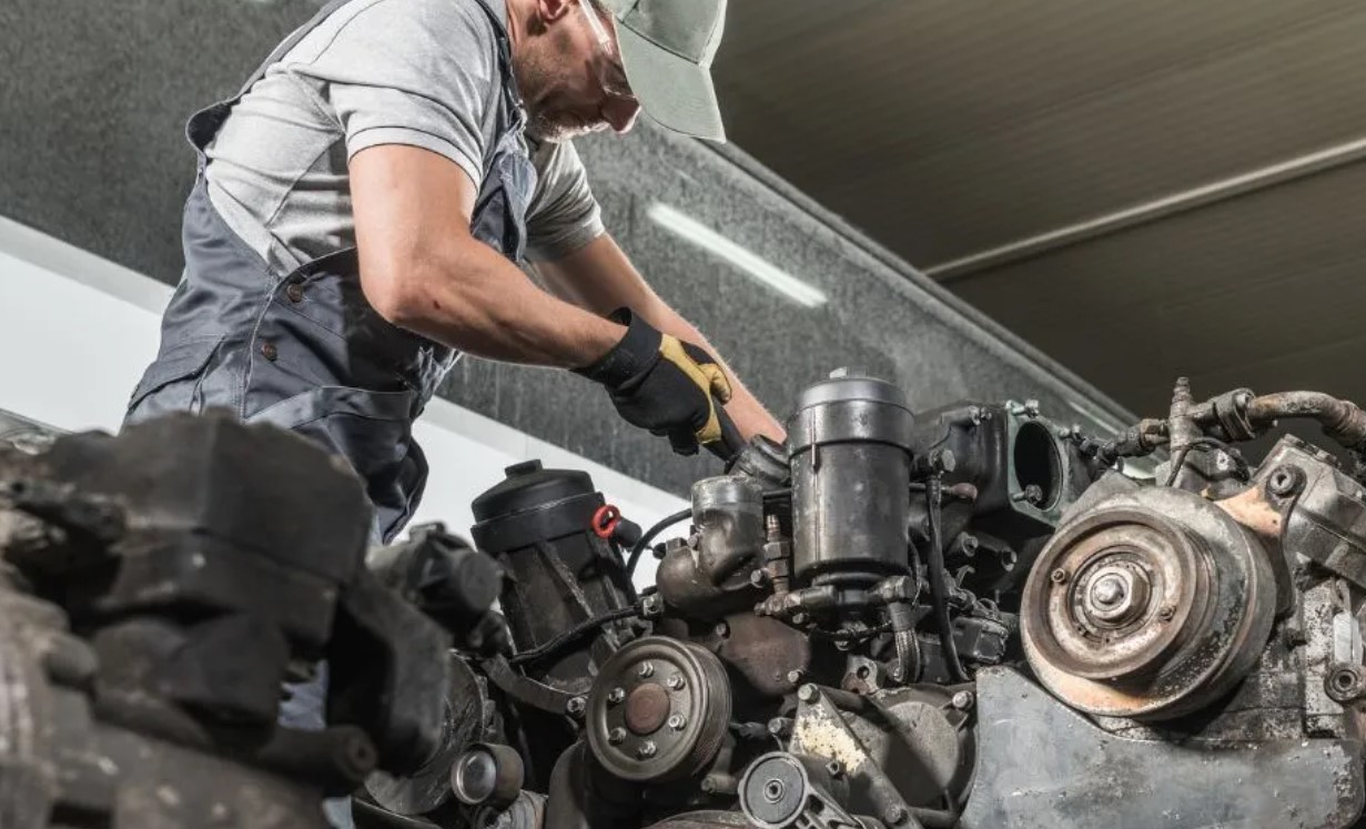 How Much Does It Cost To Rebuild A DD15 Engine? [Answered]