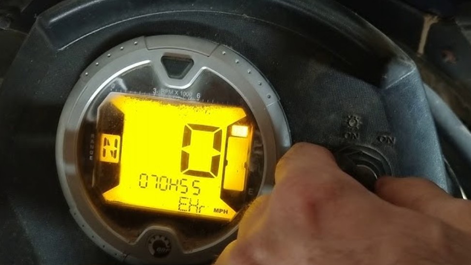 Can Am Outlander Check Engine Light Reset? Quick Answer