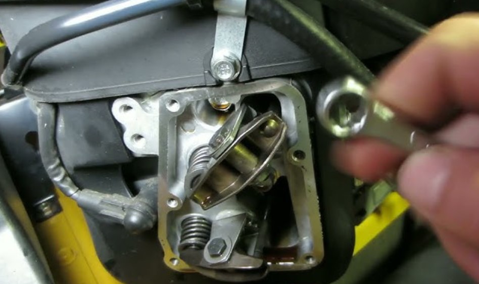 Kawasaki Engine Surges At Full Throttle [All Reasons]
