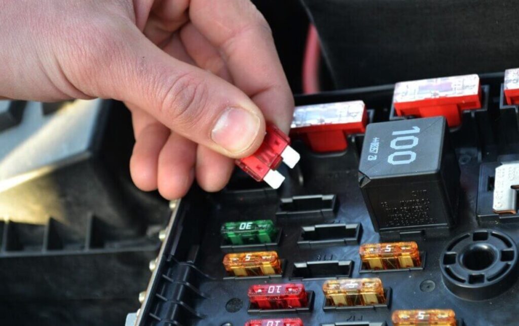 How Do I Reset Service Engine Soon Light? 2 Easy Ways