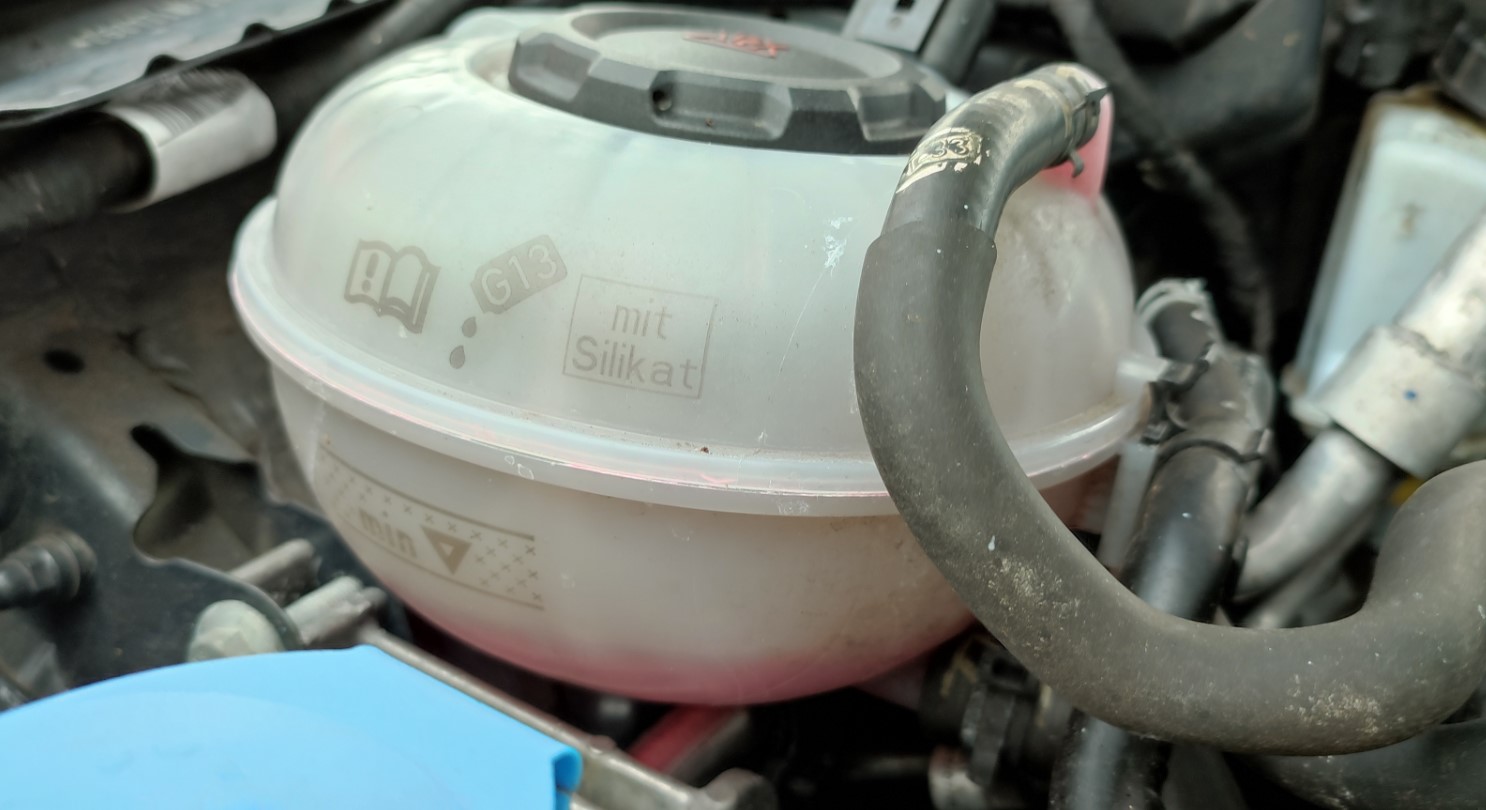 Does Coolant Level Drop When Engine Is Hot? Explained