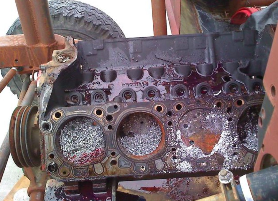 How To Free Stuck Engine? 12 Easy Steps