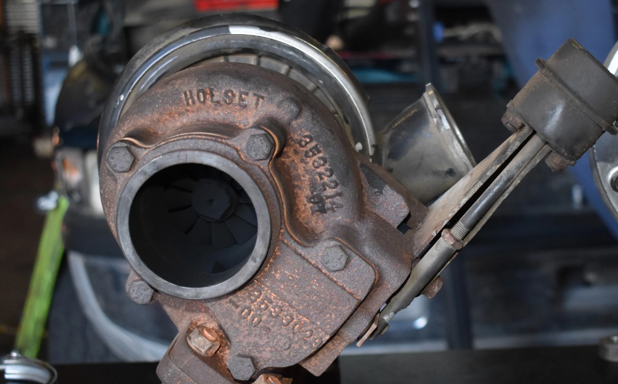 Wastegate Vs Non Wastegated Turbo [All You Need To Know]