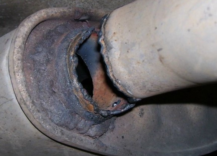 Is It Bad To Run An Engine Without Exhaust? [Answered]