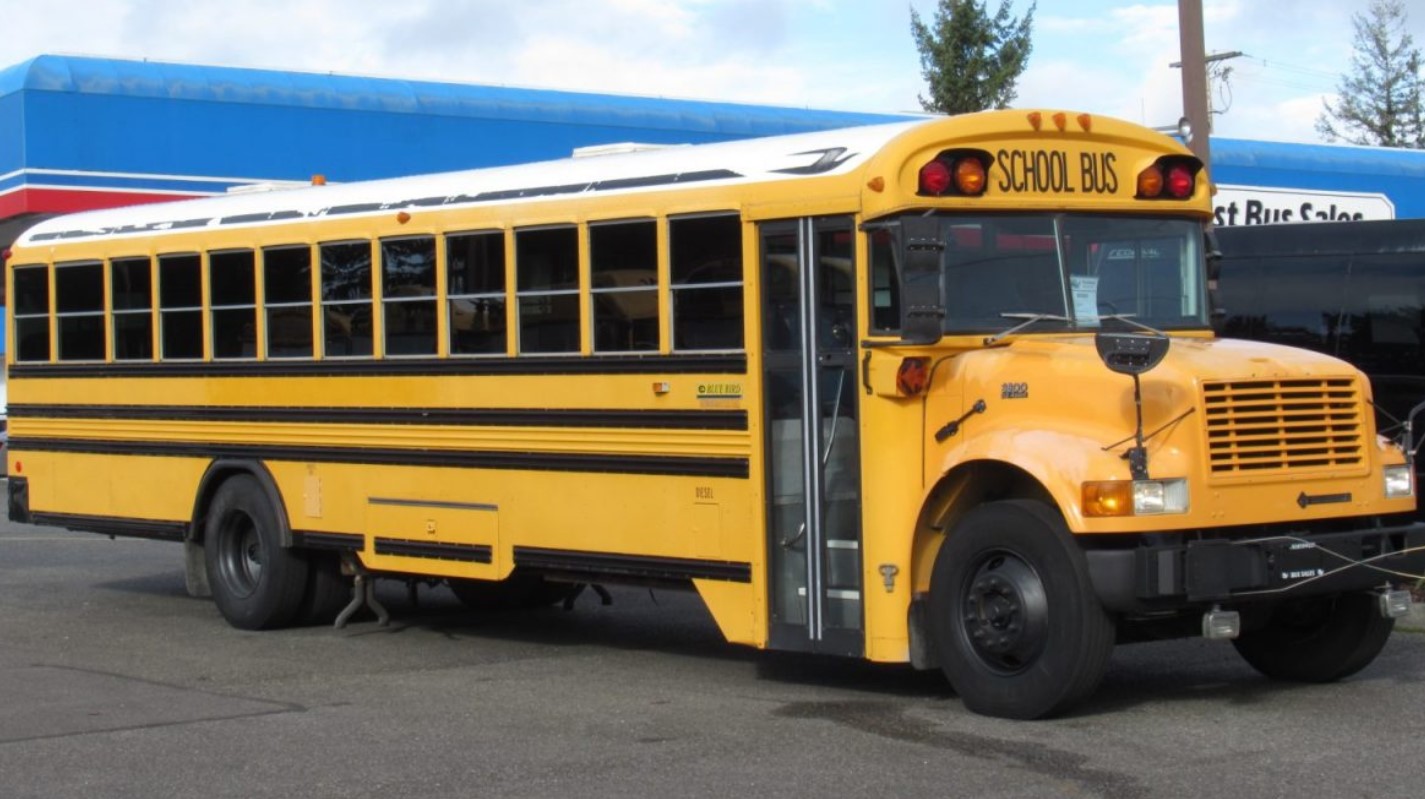 Are School Buses Manual Or Automatic? Quick Answer