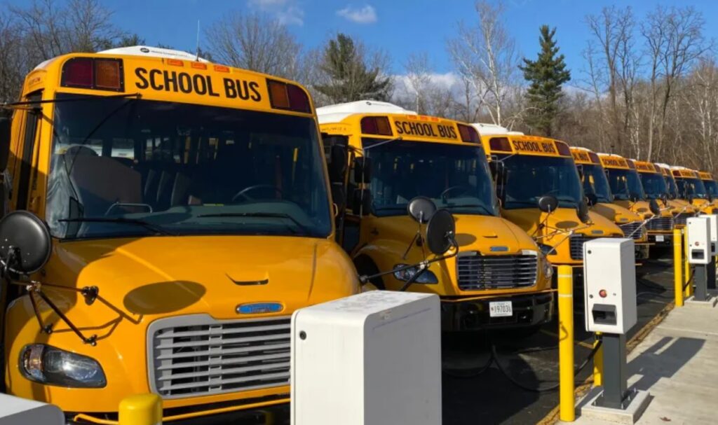 How Many Gallons Does A School Bus Hold? Quick Answer