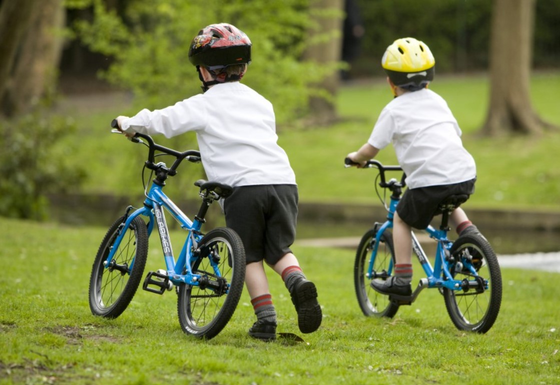 can i ride a smaller bike frame