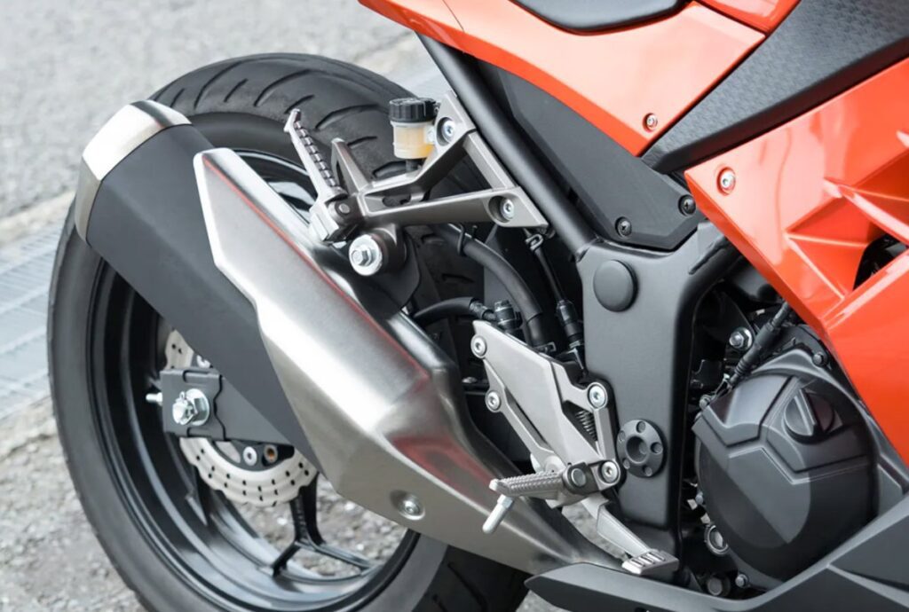 How Hot Do Motorcycle Exhaust Pipes Get? [Answered]